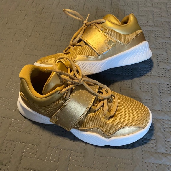 Jordan Other - Nike : Jordan J23 ‘Metallic Gold’ - 7Y/8.5 Women’s